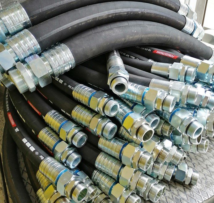 Furtun hidraulic sertizat la comandă